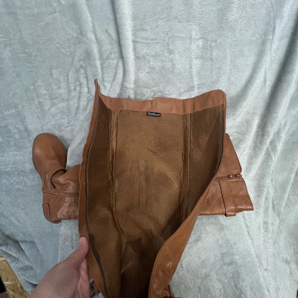 NWOT Forever 21‎  Size 7 Brown Quilted Faux Leather Knee High Riding Boots